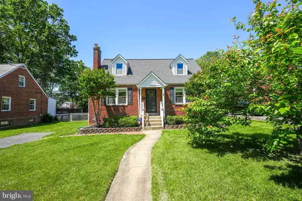 2926 STUART DR, Falls Church, VA 22042