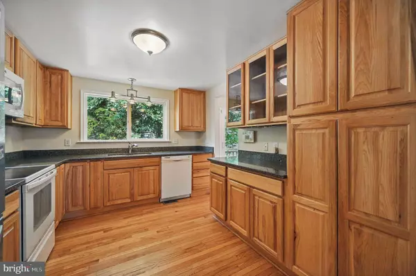 2456 KEELE DR, Herndon, VA 20171