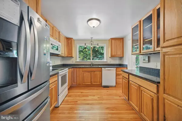 2456 KEELE DR, Herndon, VA 20171