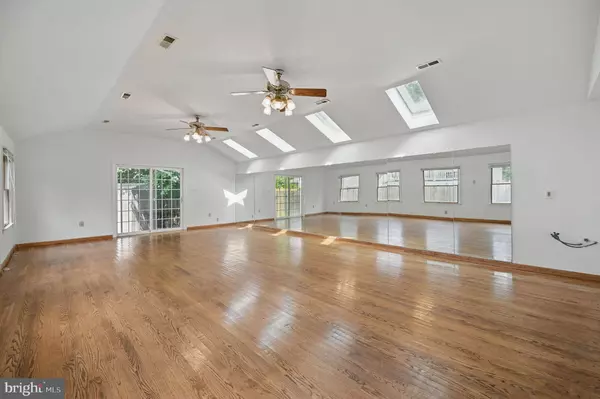 2456 KEELE DR, Herndon, VA 20171