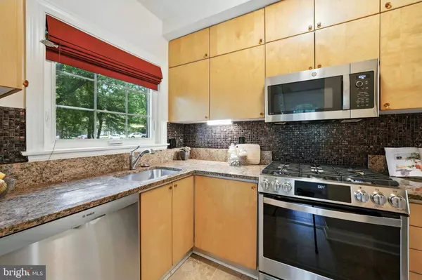 1635 FITZGERALD LN #907-16, Alexandria, VA 22302