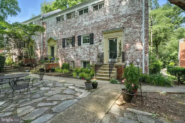 1635 FITZGERALD LN #907-16, Alexandria, VA 22302