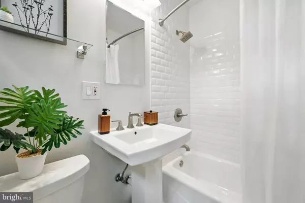 1635 FITZGERALD LN #907-16, Alexandria, VA 22302