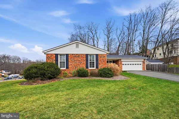 9322 ELK DR, Springfield, VA 22153