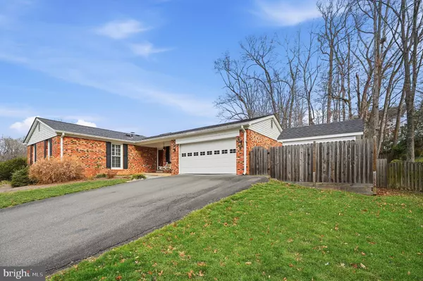 9322 ELK DR, Springfield, VA 22153