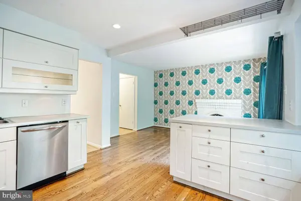 9909 HEMLOCK WOODS LN, Burke, VA 22015