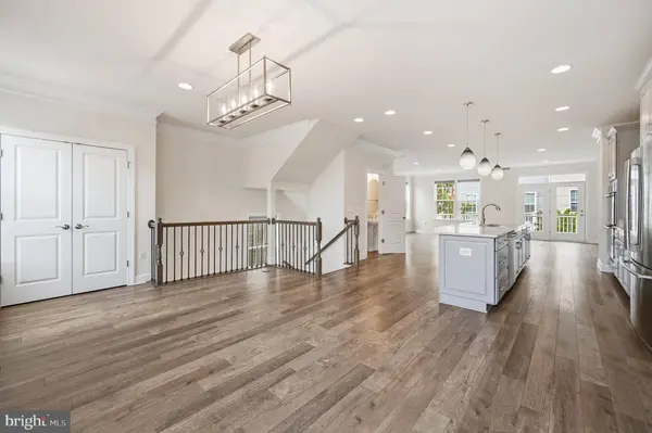 8808 ENGLEWOOD FARMS DR, Manassas, VA 20112