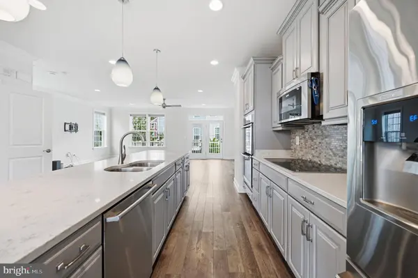 8808 ENGLEWOOD FARMS DR, Manassas, VA 20112