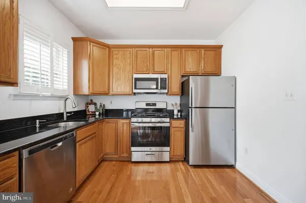 112 CAHILL DR, Alexandria, VA 22304