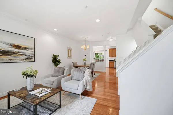 112 CAHILL DR, Alexandria, VA 22304