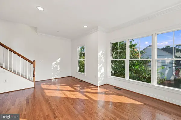 86 WASHINGTON ST, Occoquan, VA 22125