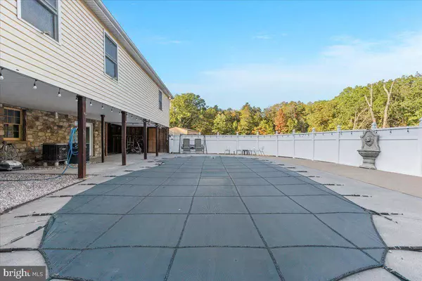 562 LOGGER DR, Gore, VA 22637