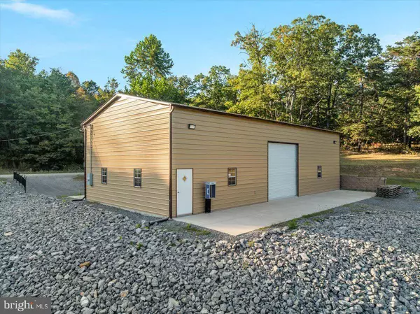 562 LOGGER DR, Gore, VA 22637