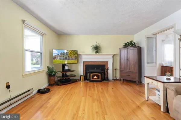 122 AMELIA AVE, Stephens City, VA 22655