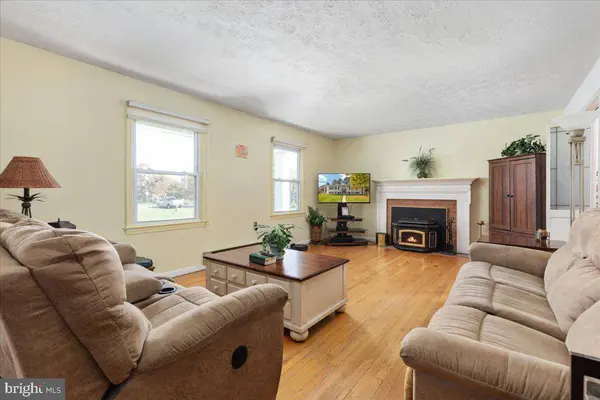 122 AMELIA AVE, Stephens City, VA 22655