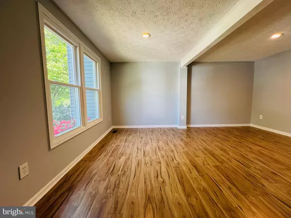 6366 GENERALS CT, Centreville, VA 20121