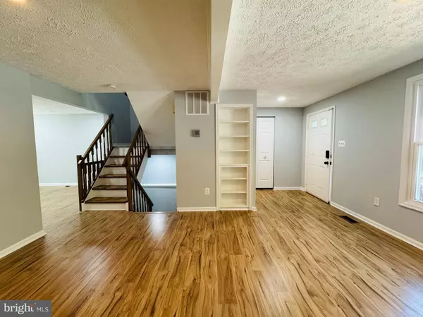 6366 GENERALS CT, Centreville, VA 20121