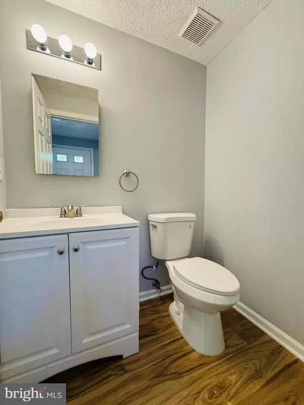 6366 GENERALS CT, Centreville, VA 20121