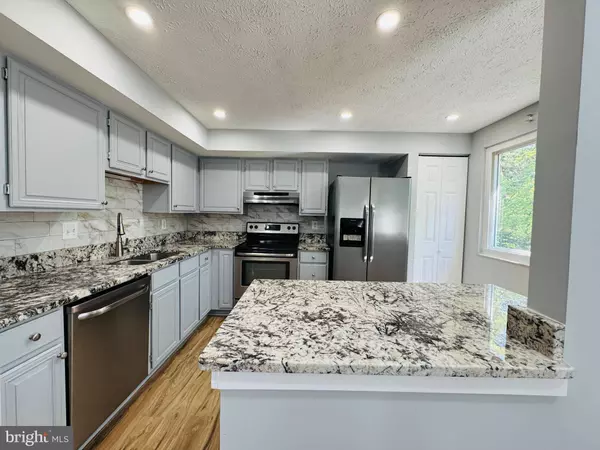 6366 GENERALS CT, Centreville, VA 20121