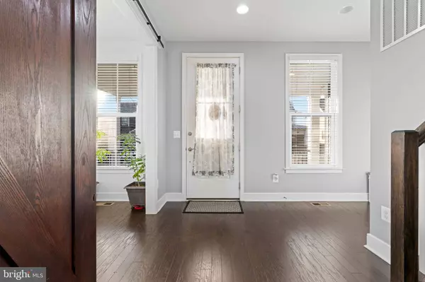 25528 WOODBINE FARM DR, Chantilly, VA 20152