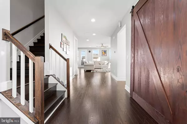 25528 WOODBINE FARM DR, Chantilly, VA 20152