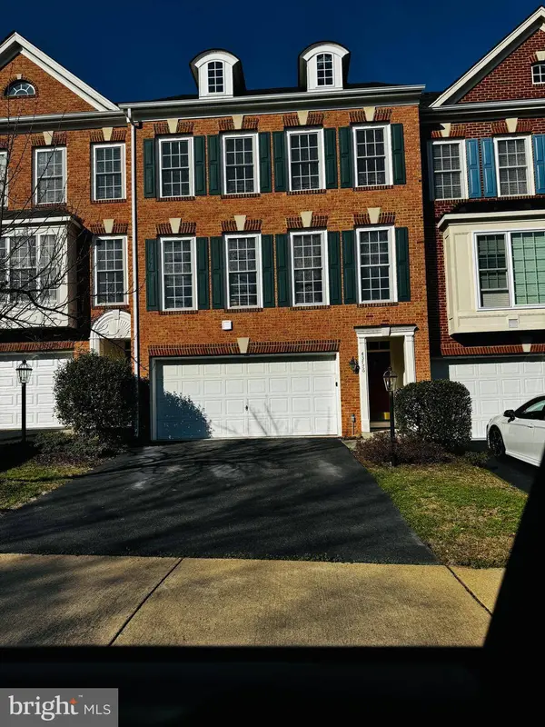 43776 SMITH SQ, Leesburg, VA 20176