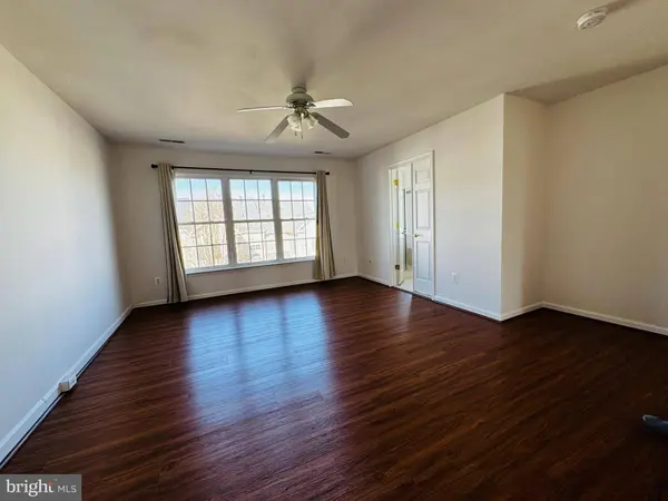 43776 SMITH SQ, Leesburg, VA 20176