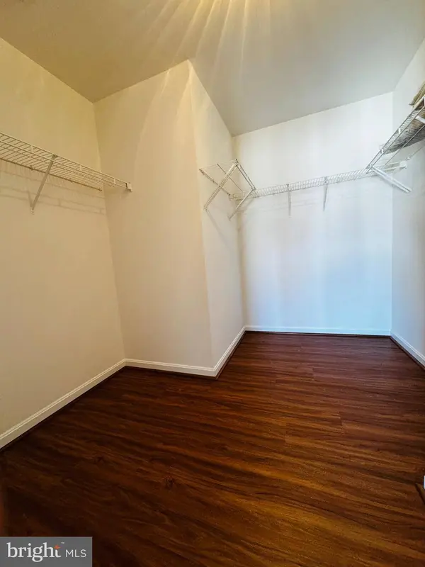 43776 SMITH SQ, Leesburg, VA 20176