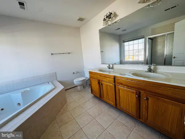 43776 SMITH SQ, Leesburg, VA 20176