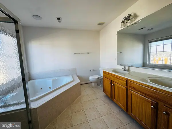 43776 SMITH SQ, Leesburg, VA 20176