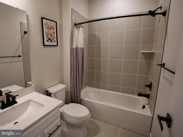 19439 SPOKAN SQ, Leesburg, VA 20175