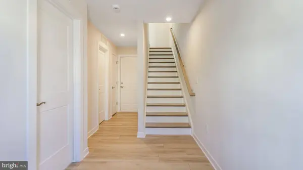 24190 KILBRIDE TER, Sterling, VA 20166