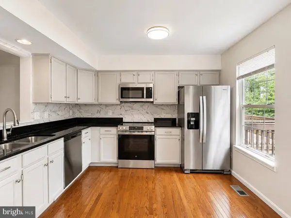 13824 BRIDLINGTON CT, Centreville, VA 20120
