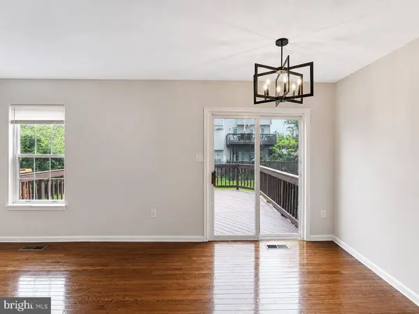 13824 BRIDLINGTON CT, Centreville, VA 20120