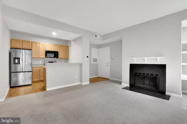 12151 PENDERVIEW LN #2005, Fairfax, VA 22033