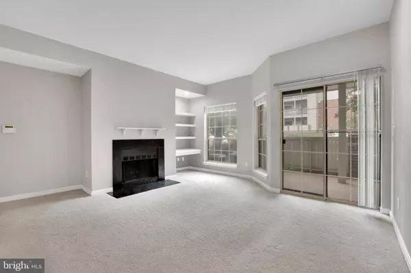 12151 PENDERVIEW LN #2005, Fairfax, VA 22033