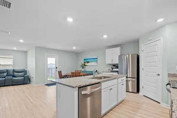 381 Winters Ave, Gulf Shores, AL 36542