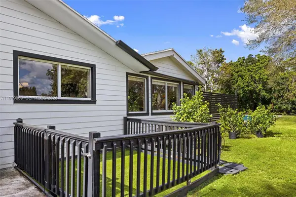 18301 SW 50th St, Weston, FL 33331