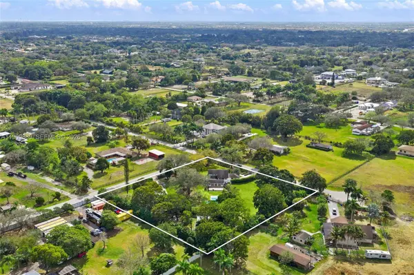 18301 SW 50th St, Weston, FL 33331