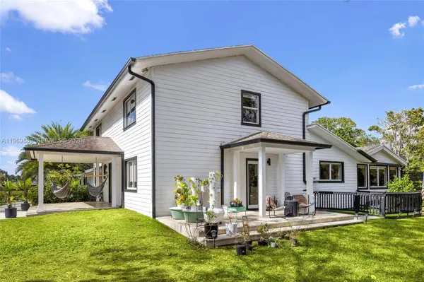 18301 SW 50th St, Weston, FL 33331