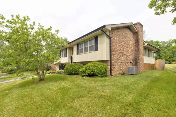 3373 Pimlico Parkway, Lexington, KY 40517