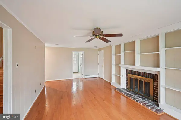414 LONGWOOD DR, Exton, PA 19341