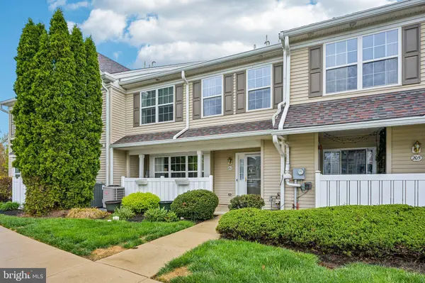 203 FLAGSTONE RD #6, Chester Springs, PA 19425
