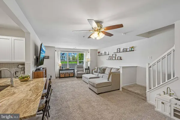 203 FLAGSTONE RD #6, Chester Springs, PA 19425