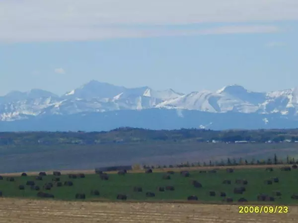 RR22 Symon's Valley Road, Rural Rocky View County, AB T0M 0S0