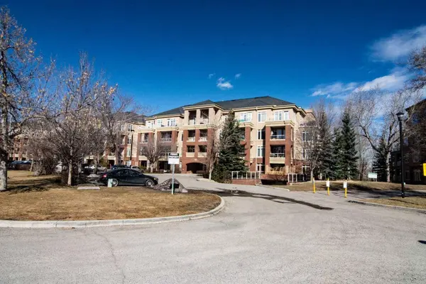 10 Hemlock CRES SW #208, Calgary, AB T3C 2Z1