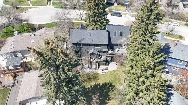 1616 Summer ST SW, Calgary, AB T3C2J6
