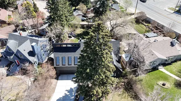 1616 Summer ST SW, Calgary, AB T3C2J6
