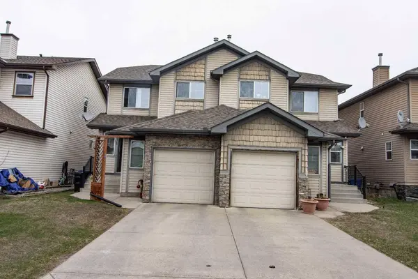 754 Luxstone Gate SW, Airdrie, AB T4B 0H3