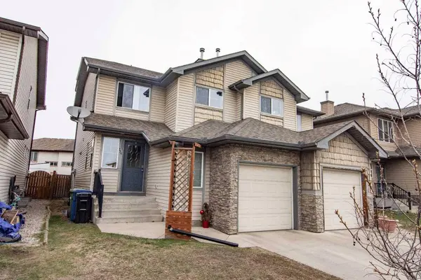 754 Luxstone Gate SW, Airdrie, AB T4B 0H3